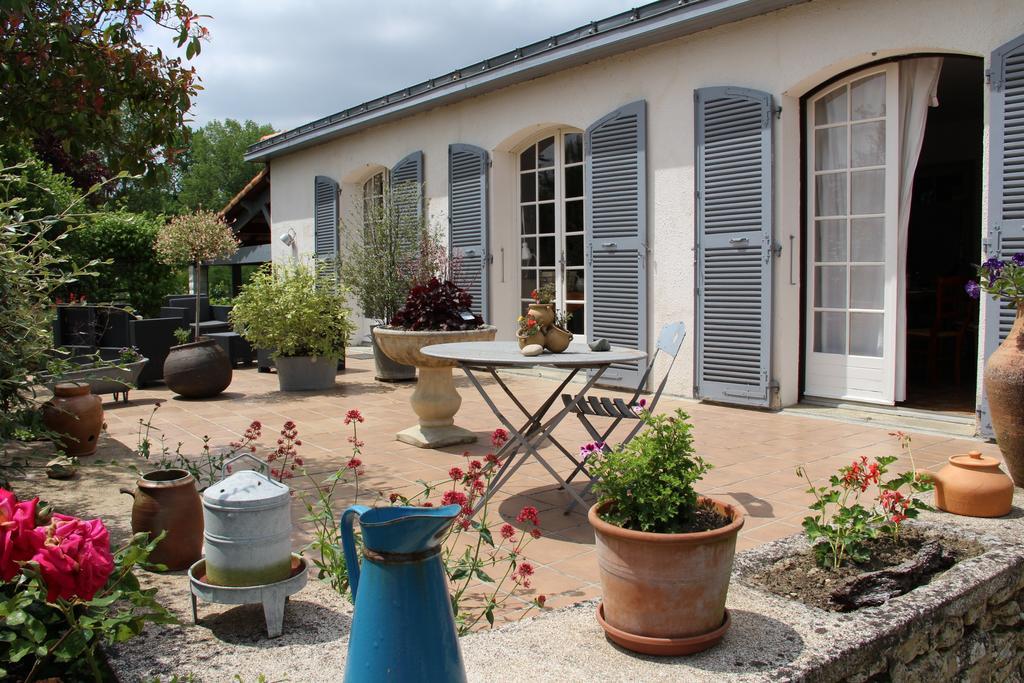 Maison D'Hotes Le Lavoir Fontaines  Экстерьер фото